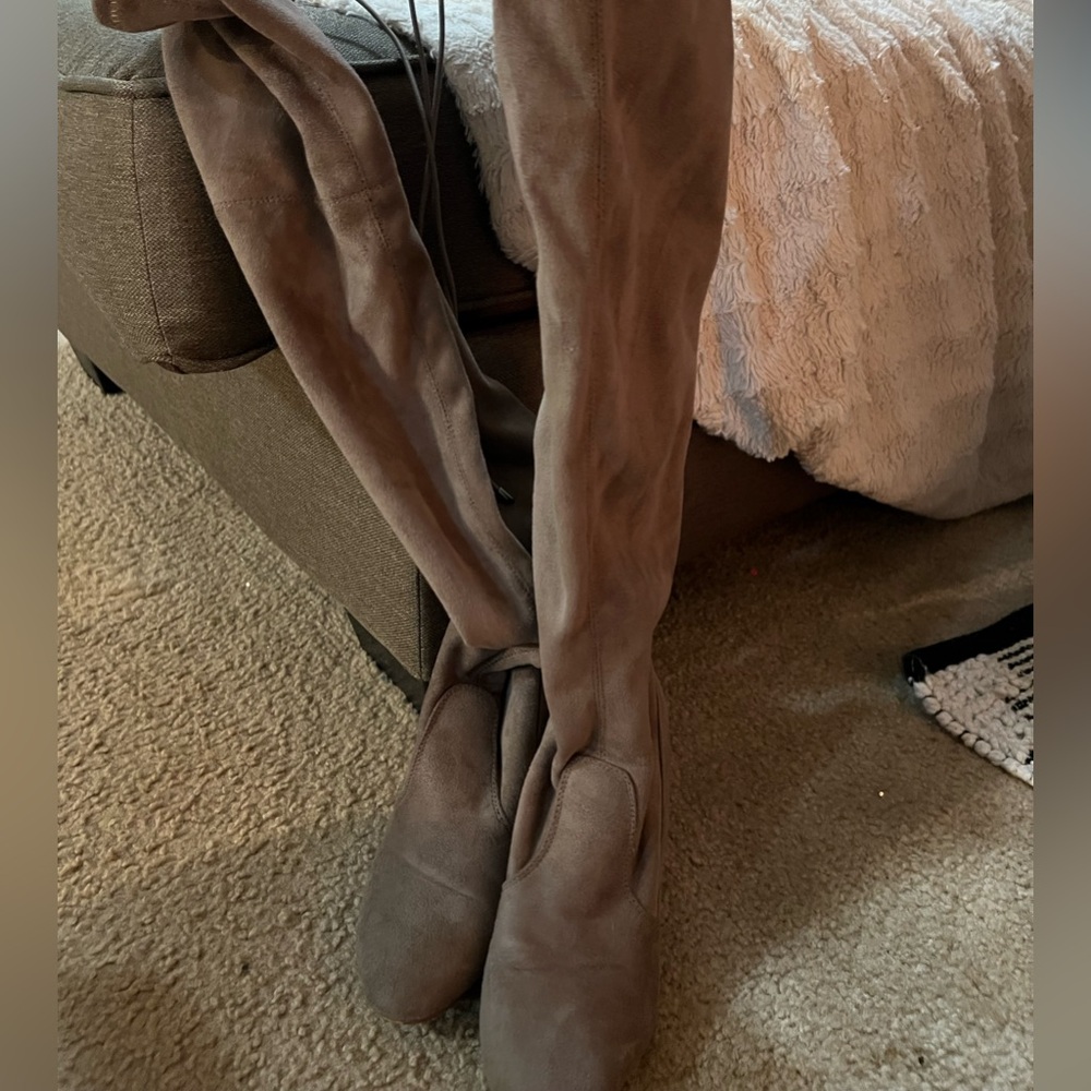 Chinesse laundry over the knees suede boots